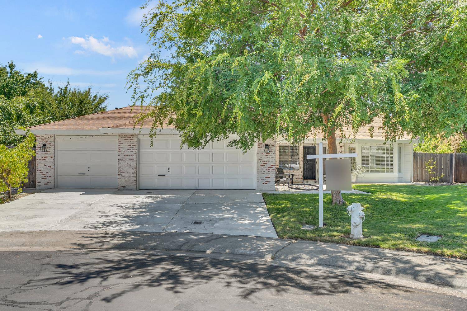 Elk Grove, CA 95624,9366 Savin PL