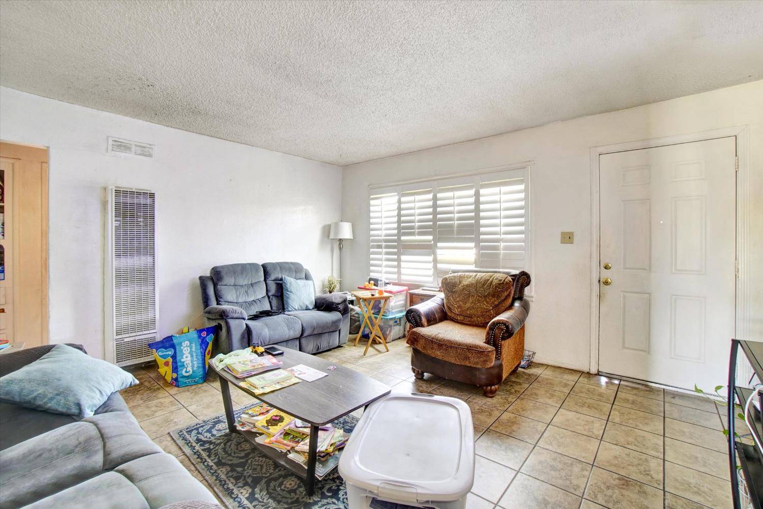Sacramento, CA 95838,1917 Grand AVE