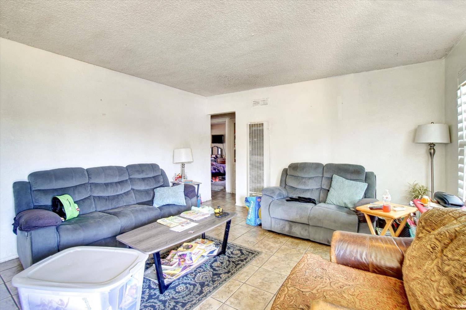 Sacramento, CA 95838,1917 Grand AVE