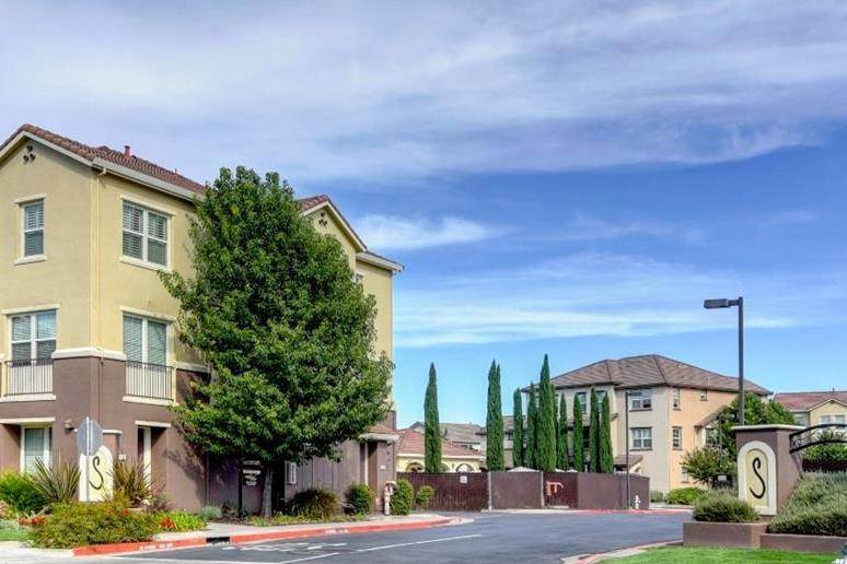 Sacramento, CA 95835,50 Regency Park CIR #1105