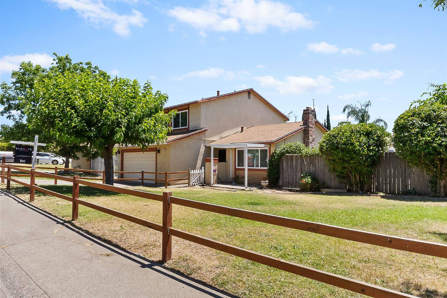Sacramento, CA 95842,5640 Vista Oak WAY
