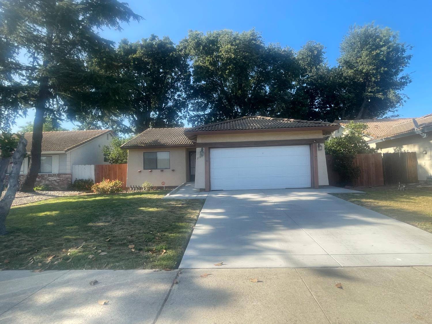 Stockton, CA 95210,1103 Summerview DR
