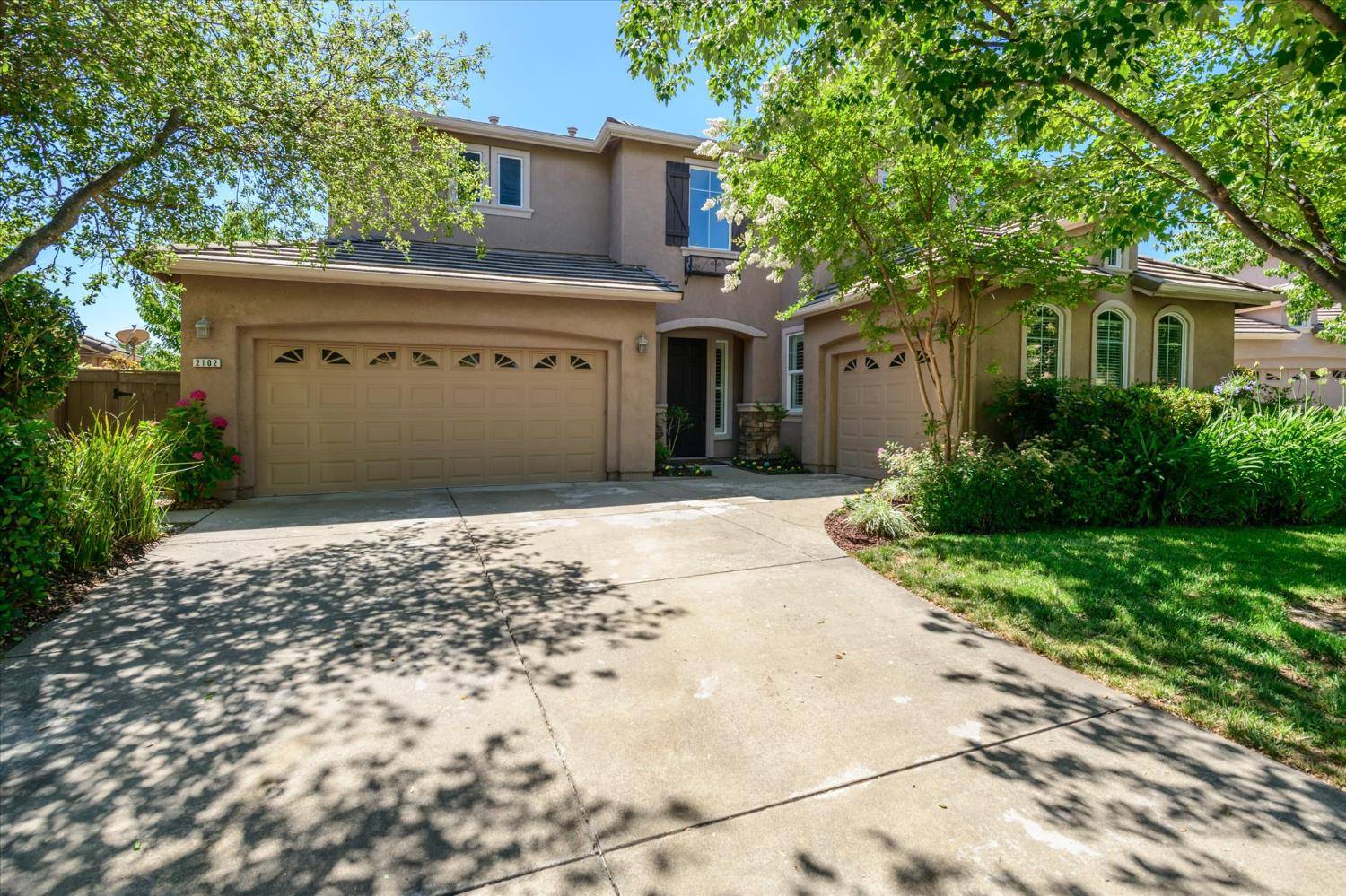 El Dorado Hills, CA 95762,2102 Beckett DR