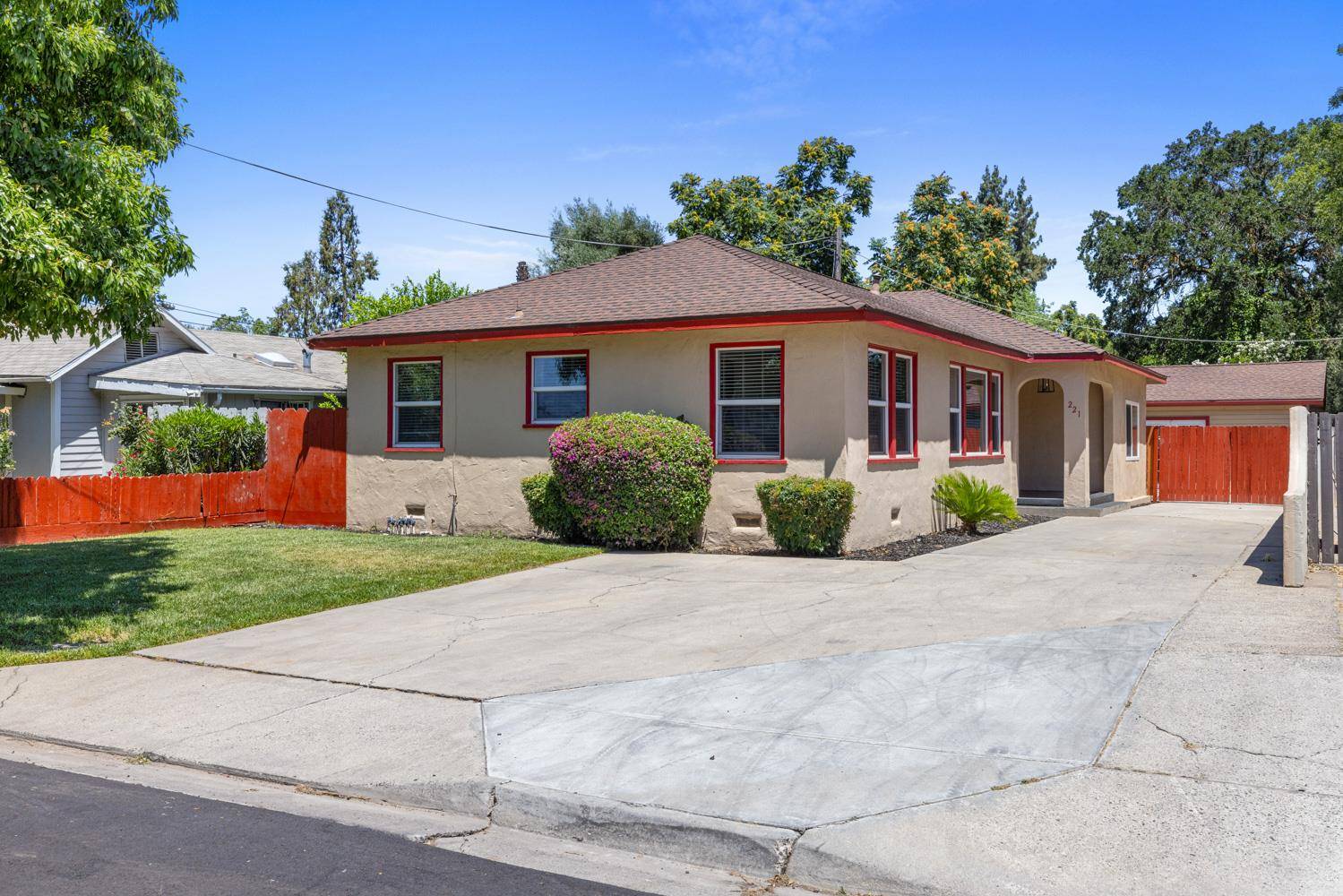 Modesto, CA 95354,221 Walden ST