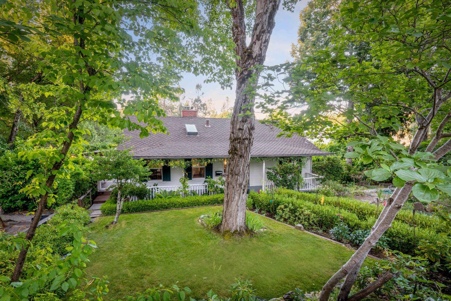 Nevada City, CA 95959,260 Boulder ST