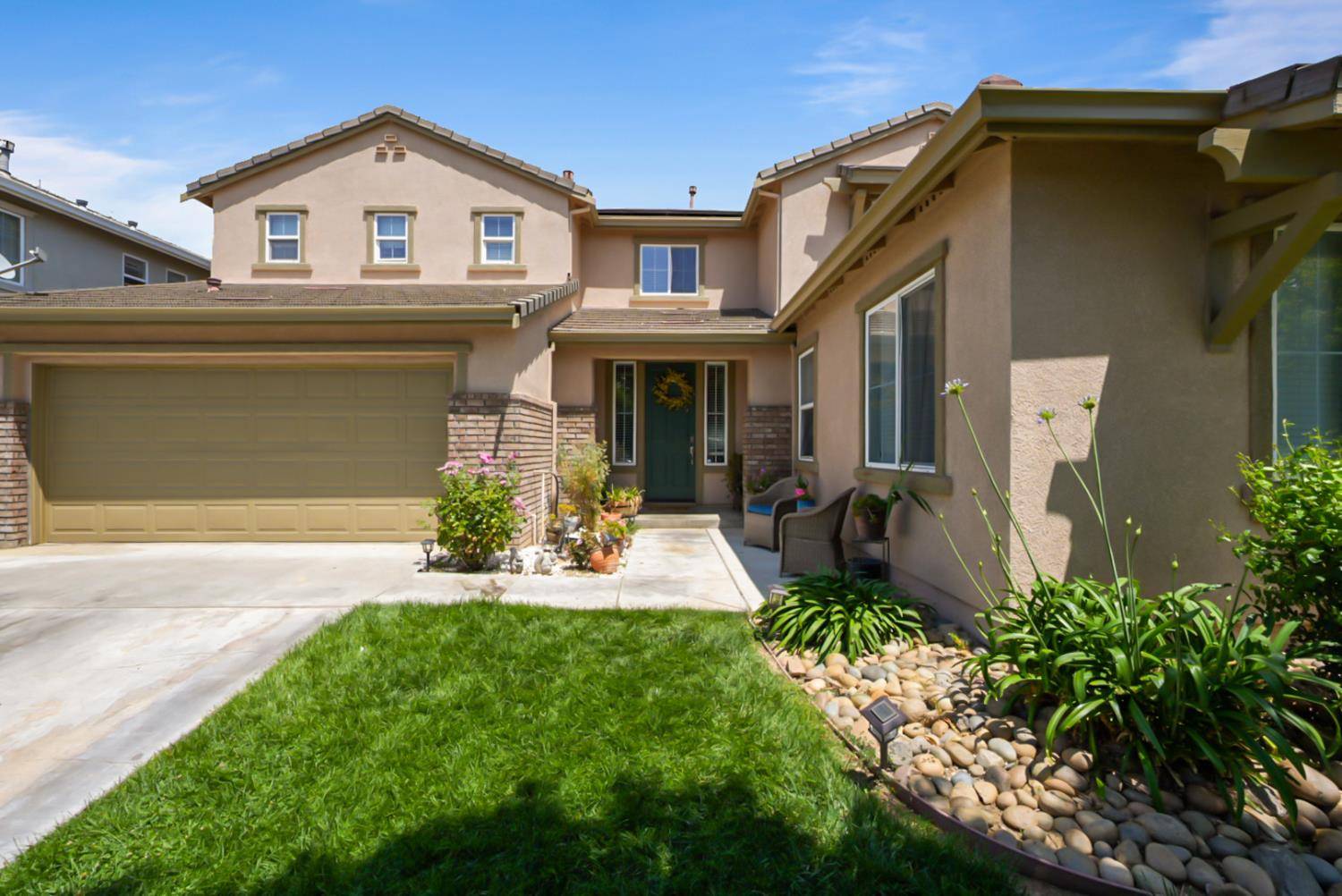Patterson, CA 95363,144 Abelia LN