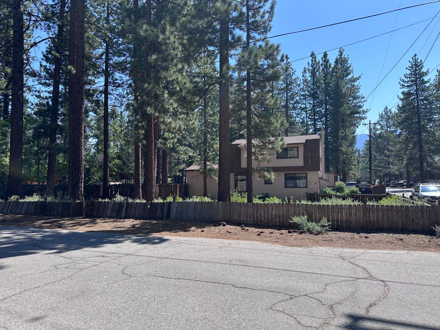 South Lake Tahoe, CA 96150,3068 Berkeley AVE