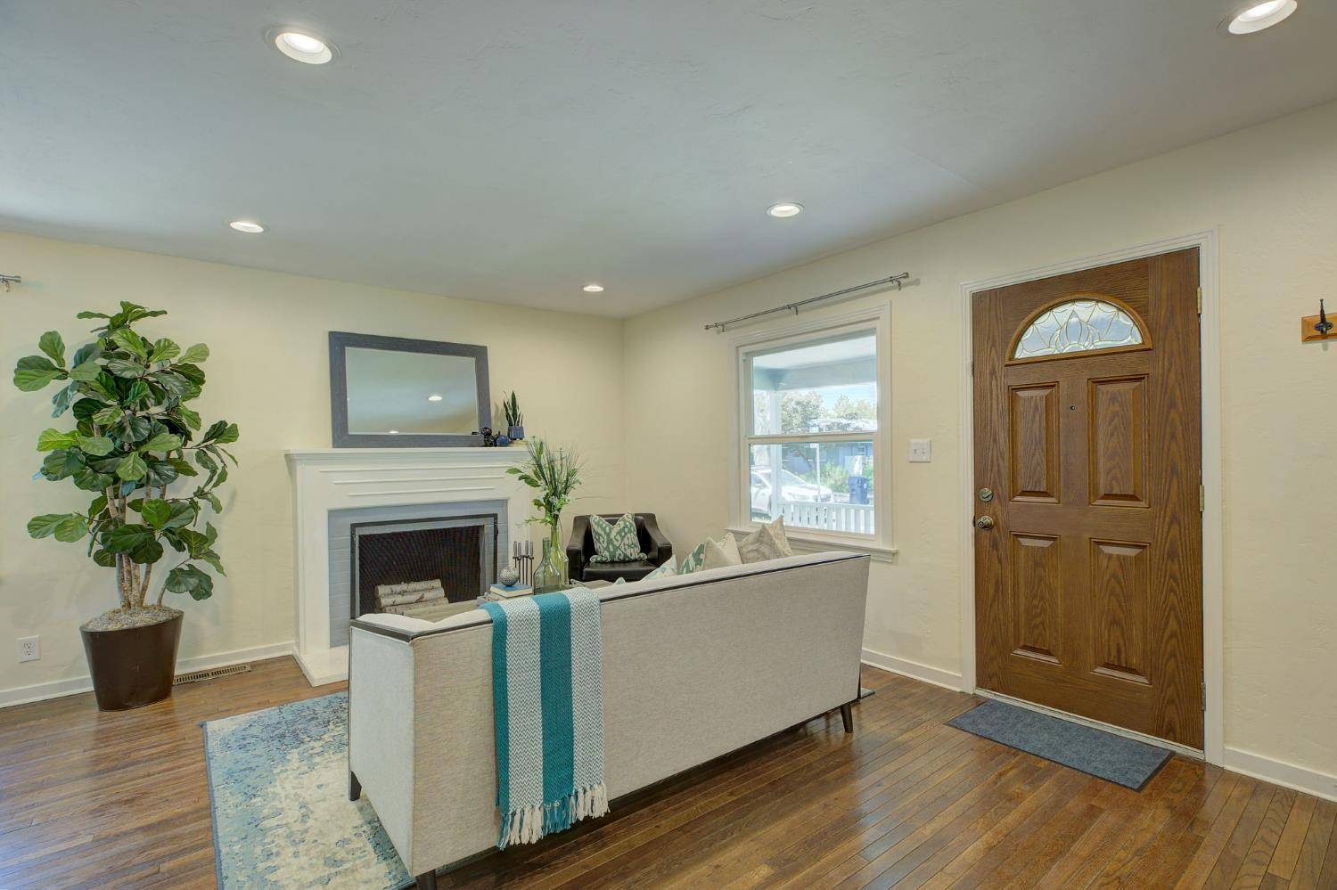 Sacramento, CA 95817,5132 U ST