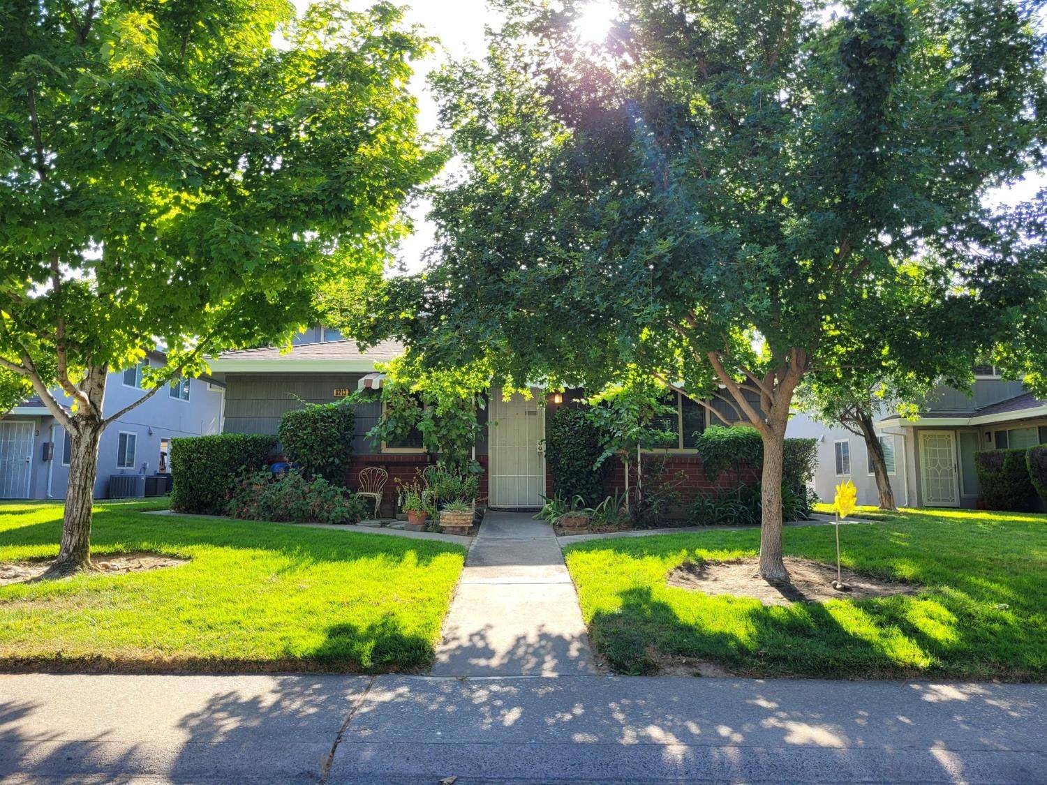 Citrus Heights, CA 95621,6213 Carlow DR #1