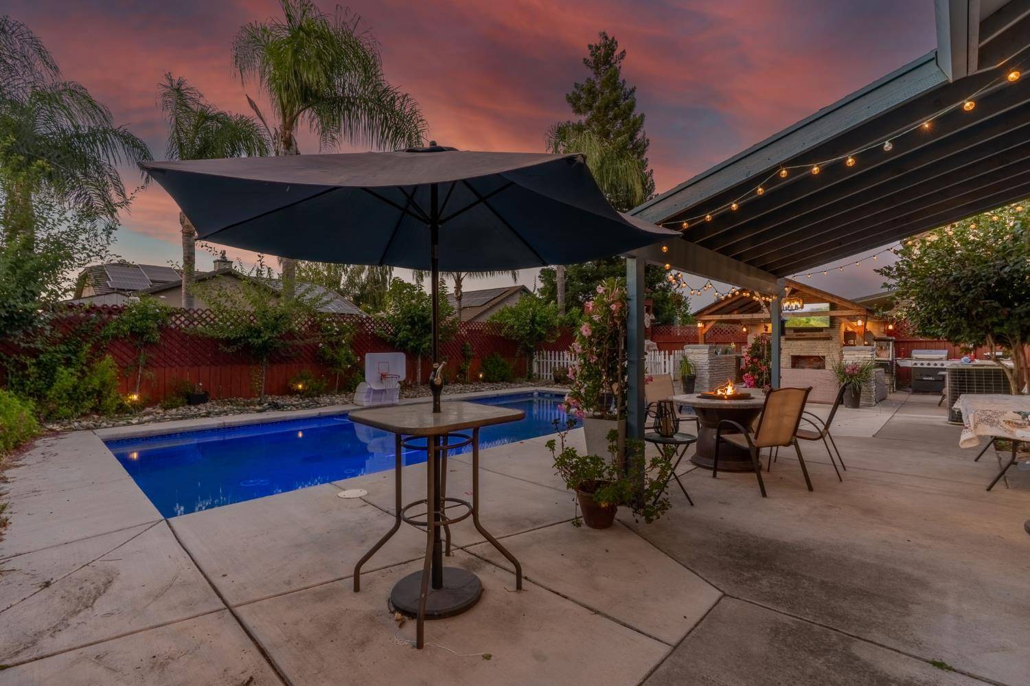 Manteca, CA 95336,1715 widmer LN