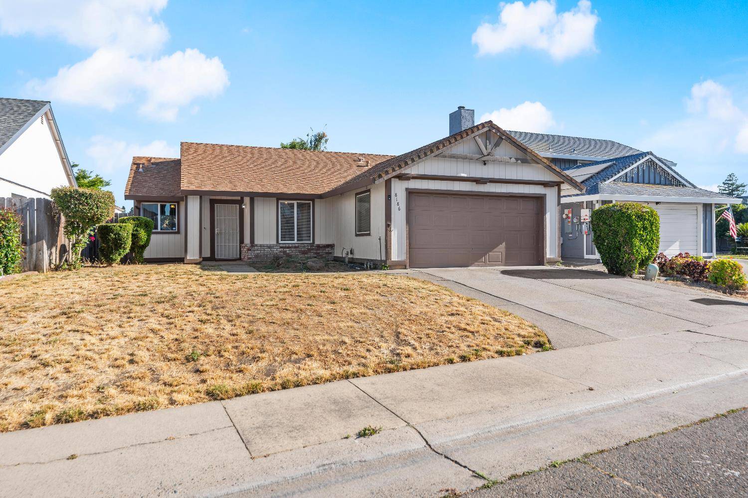 Sacramento, CA 95828,8186 Gustine WAY