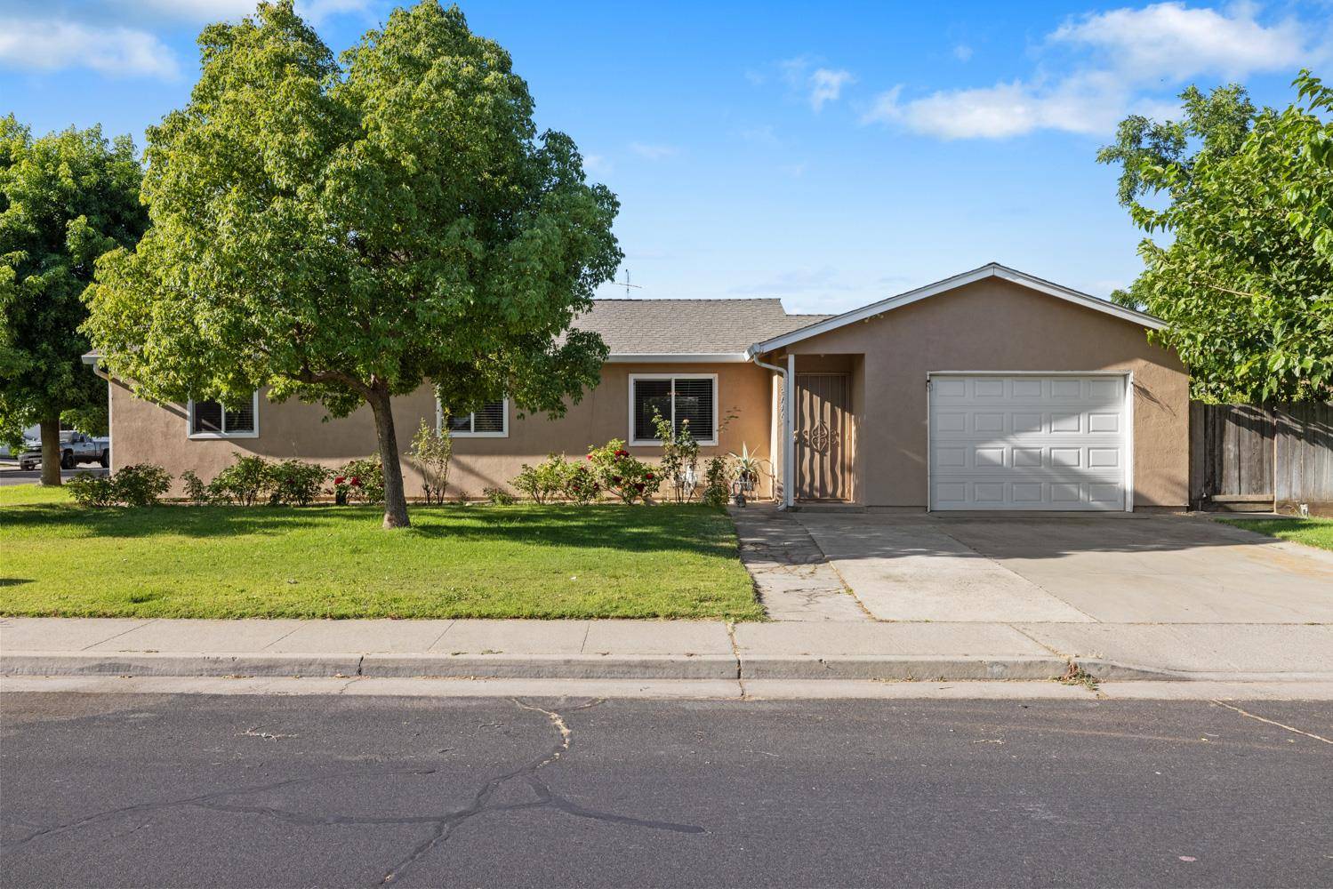 Livingston, CA 95334,2146 Virginia AVE