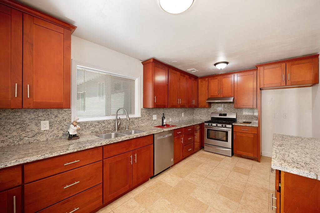 Sacramento, CA 95842,5335 Tyler ST