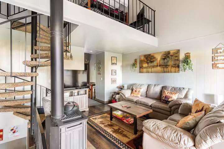 Pinecrest, CA 95364,33840 Upper Leland RD #B