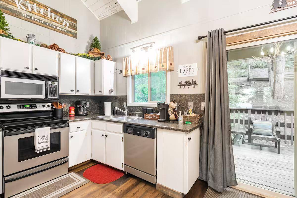 Pinecrest, CA 95364,33840 Upper Leland RD #B