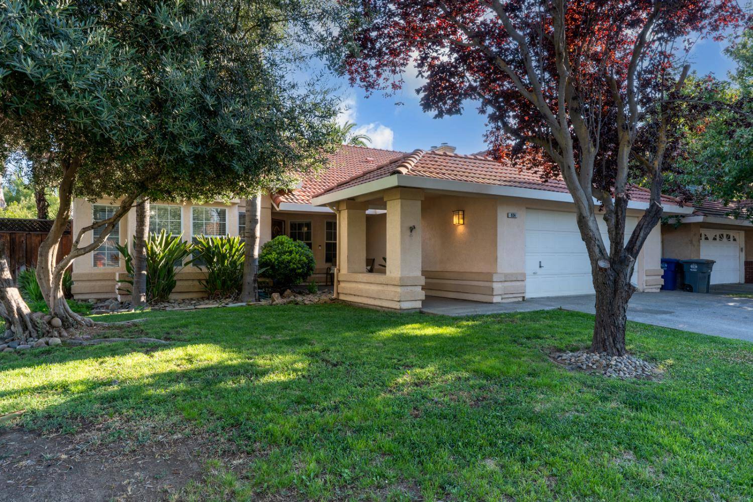 Los Banos, CA 93635,934 Neal ST