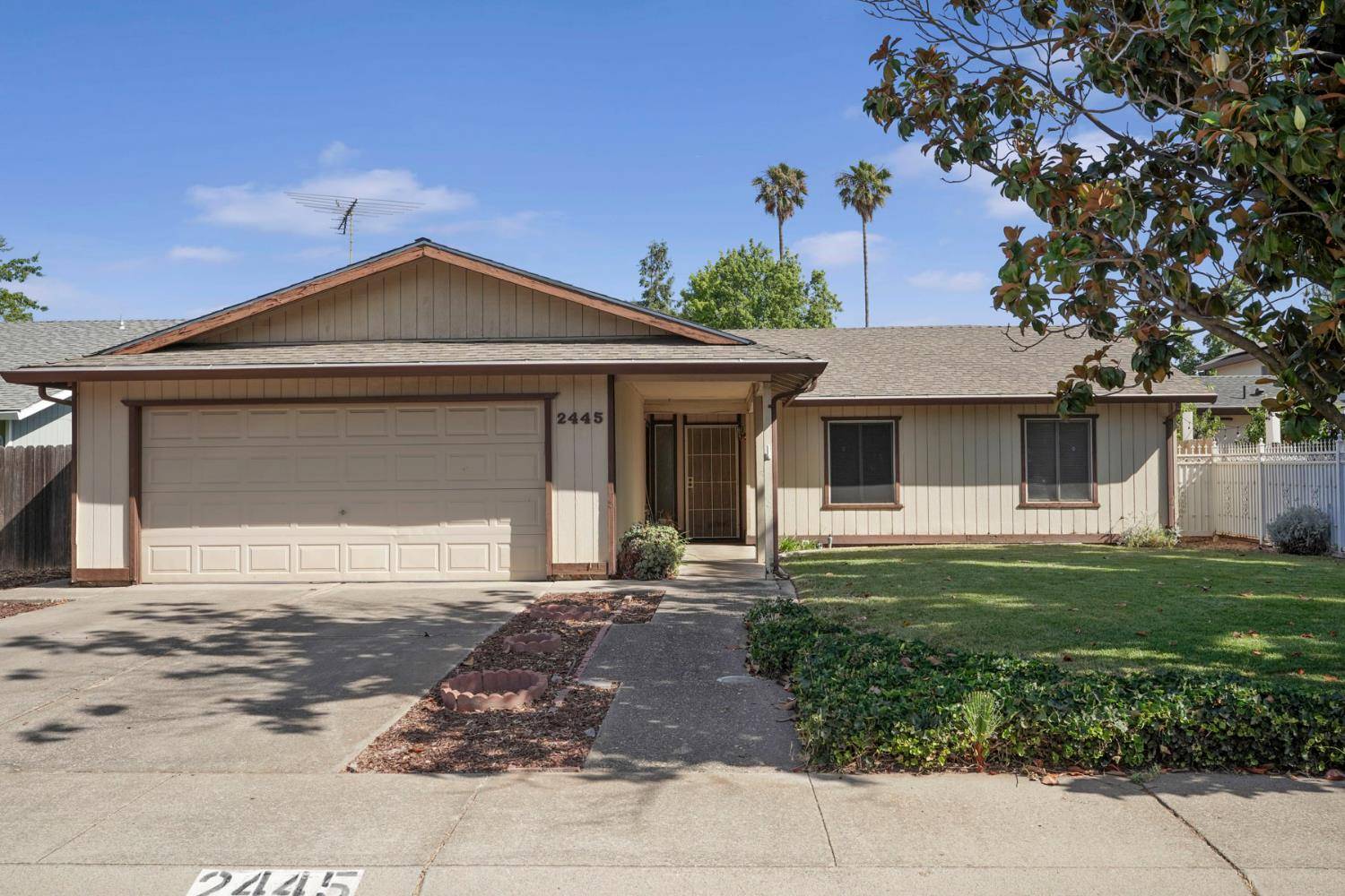 Stockton, CA 95209,2445 Shropshire DR