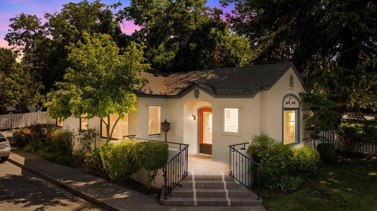 Grass Valley, CA 95945,216 Colfax AVE