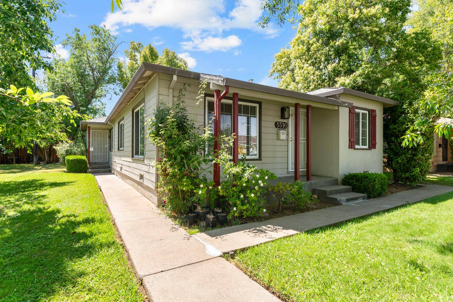 Sacramento, CA 95822,5520 Carmela WAY