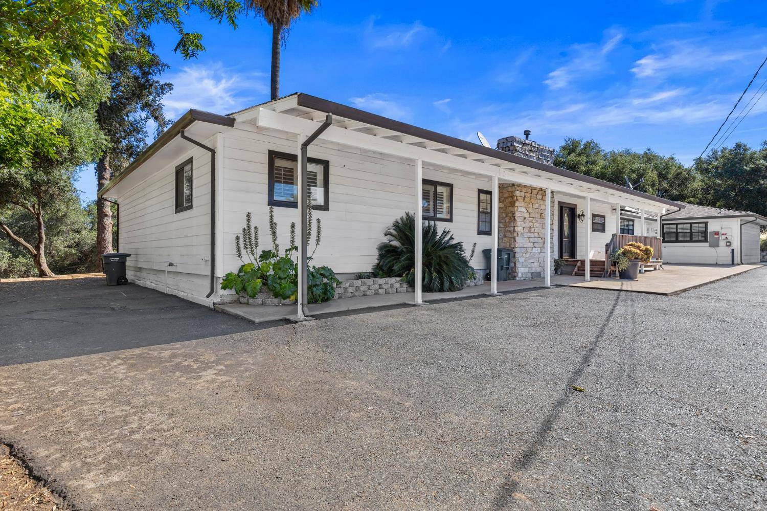 Plymouth, CA 95669,20160 Latrobe RD