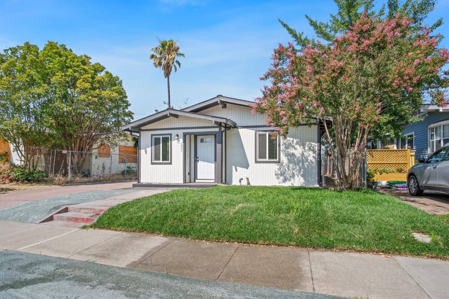 Stockton, CA 95205,1621 N Stanford AVE