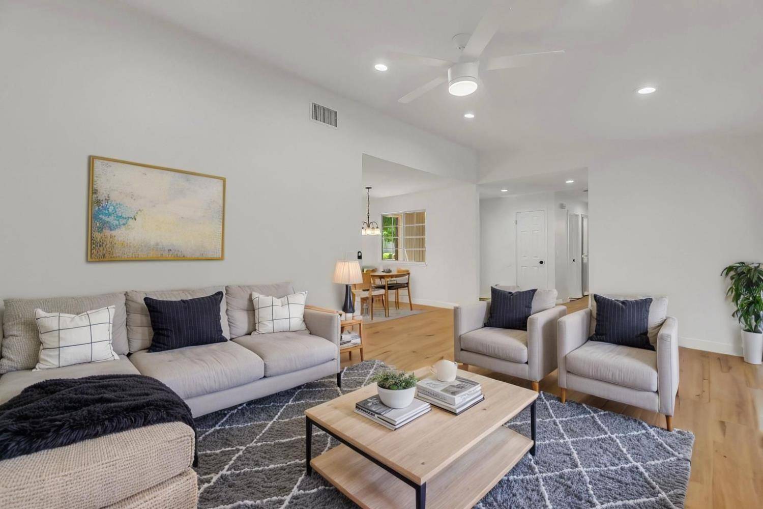 Sacramento, CA 95828,7313 Sunsilver LN
