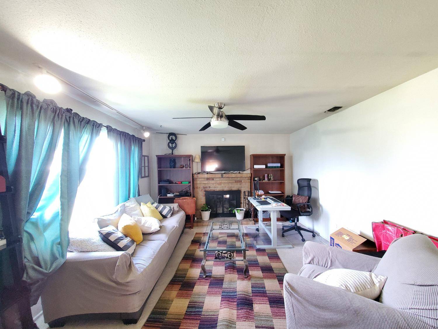 Manteca, CA 95336,834 La Playa CT