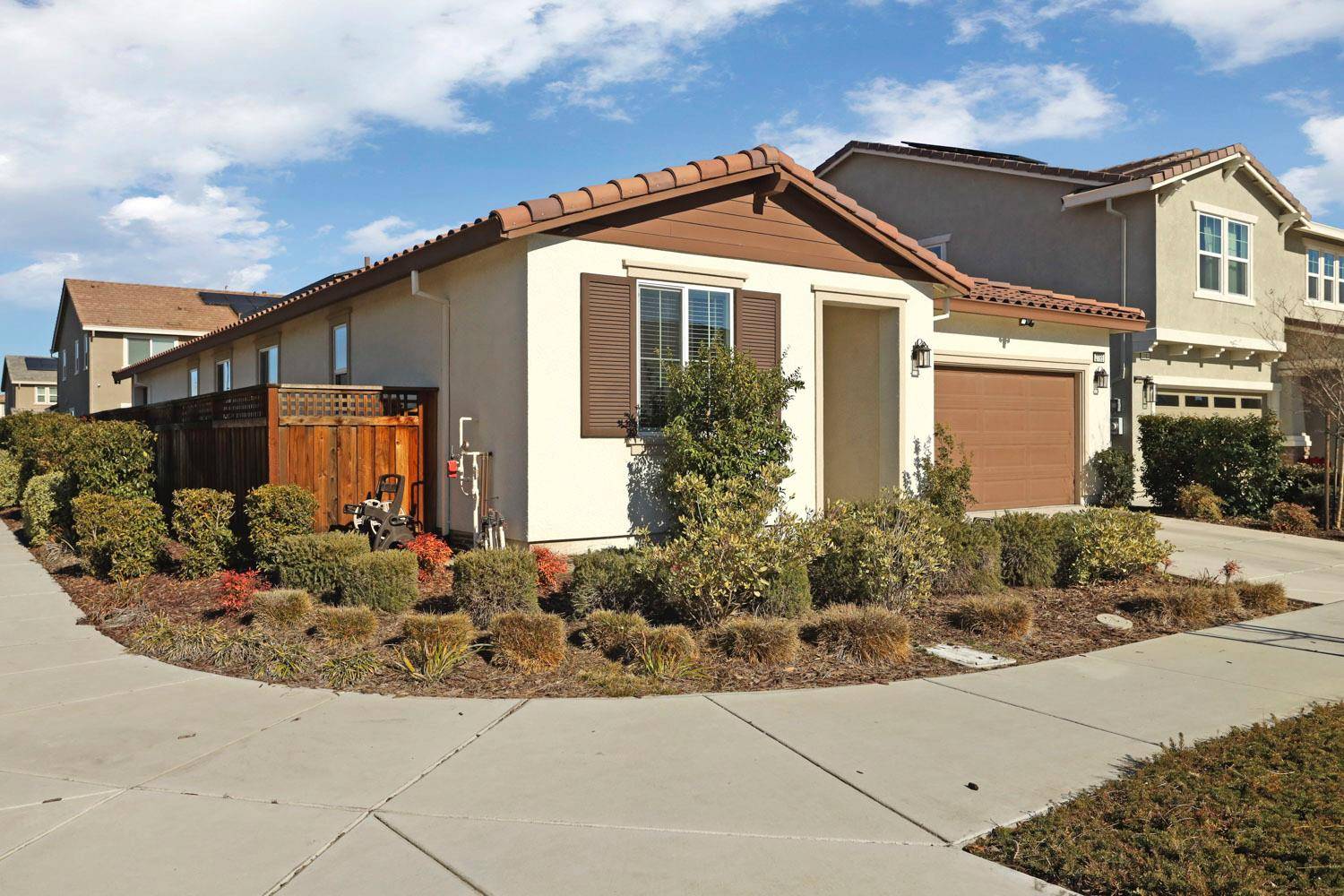 Lathrop, CA 95330,2195 Marina DR