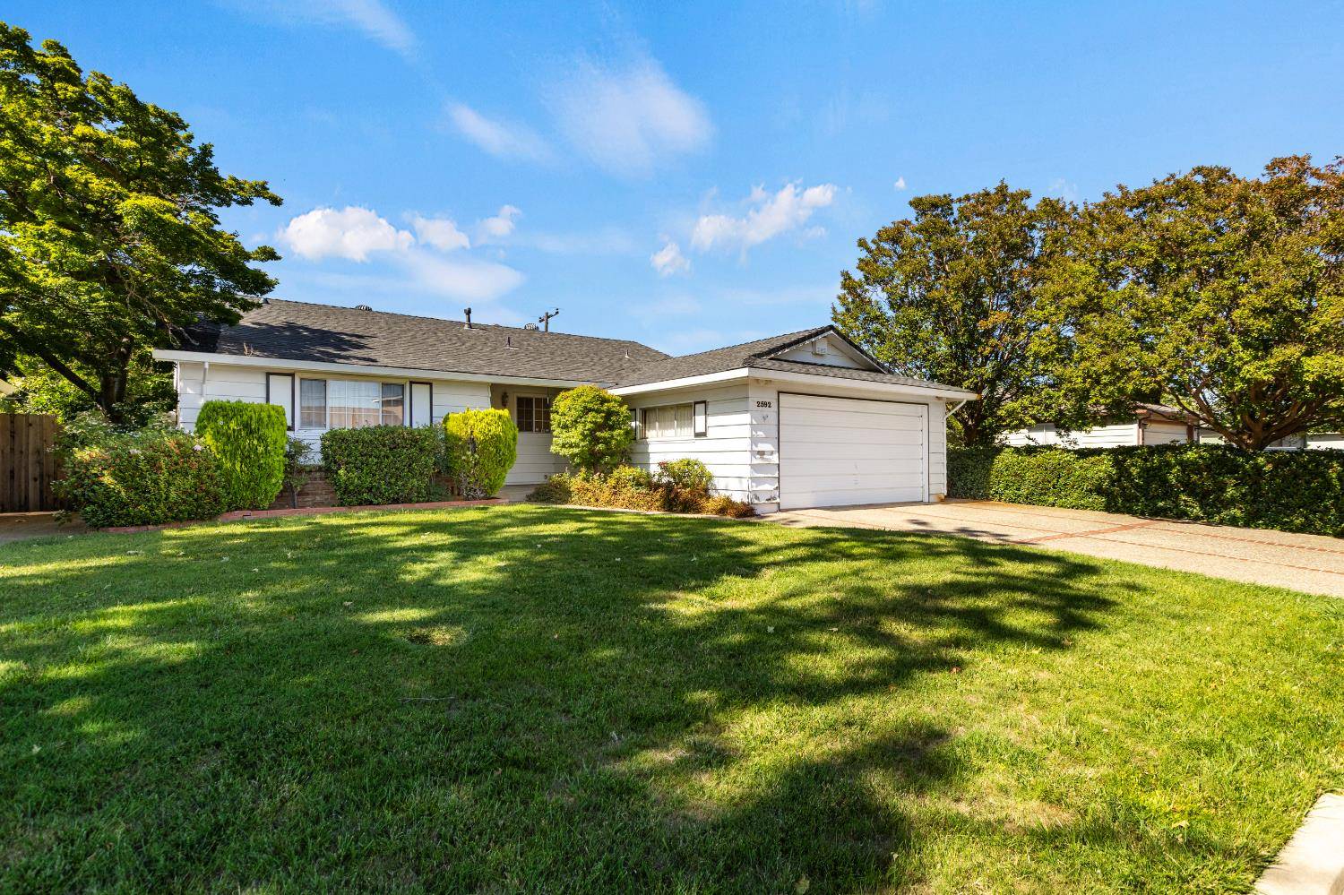 Sacramento, CA 95822,2592 Fernandez DR
