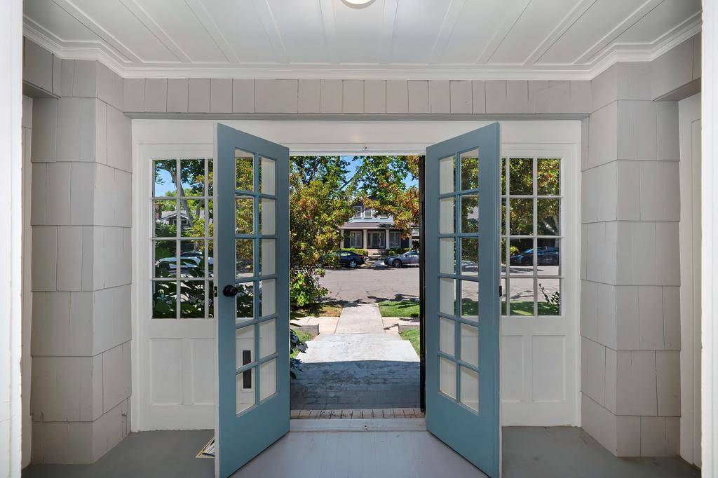 Sacramento, CA 95816,3126 Serra WAY