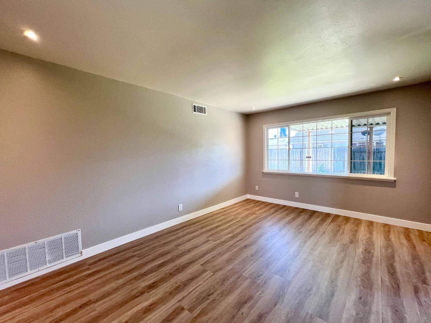 Sacramento, CA 95832,1656 Belt WAY