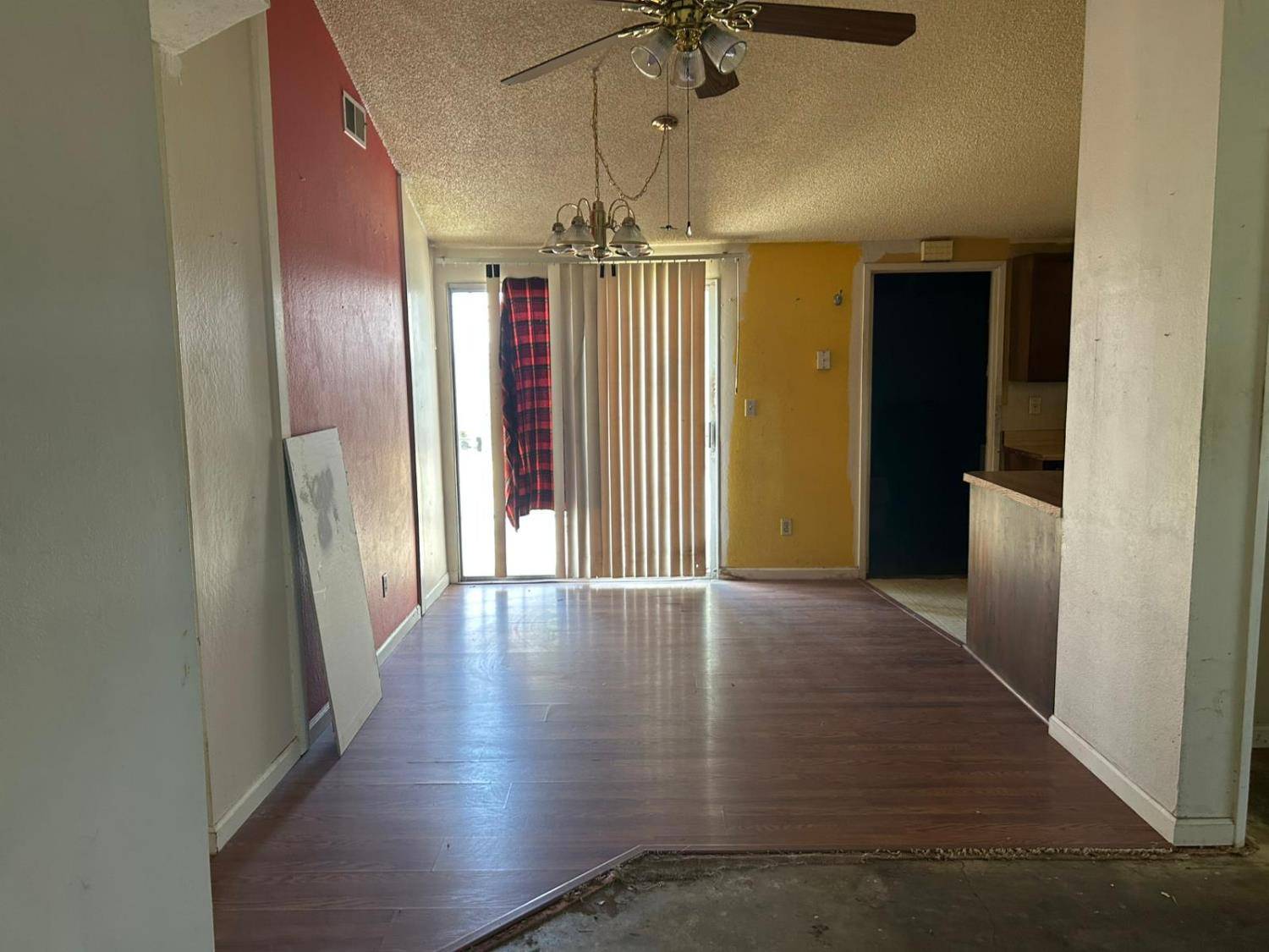 Sacramento, CA 95823,86 Thatcher CIR