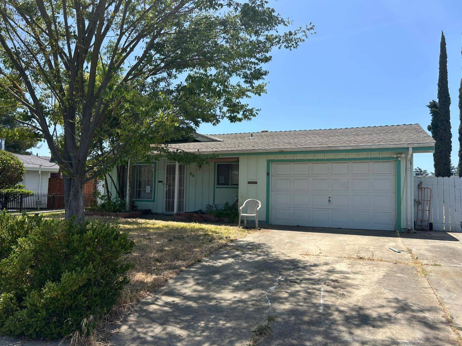 Sacramento, CA 95823,86 Thatcher CIR