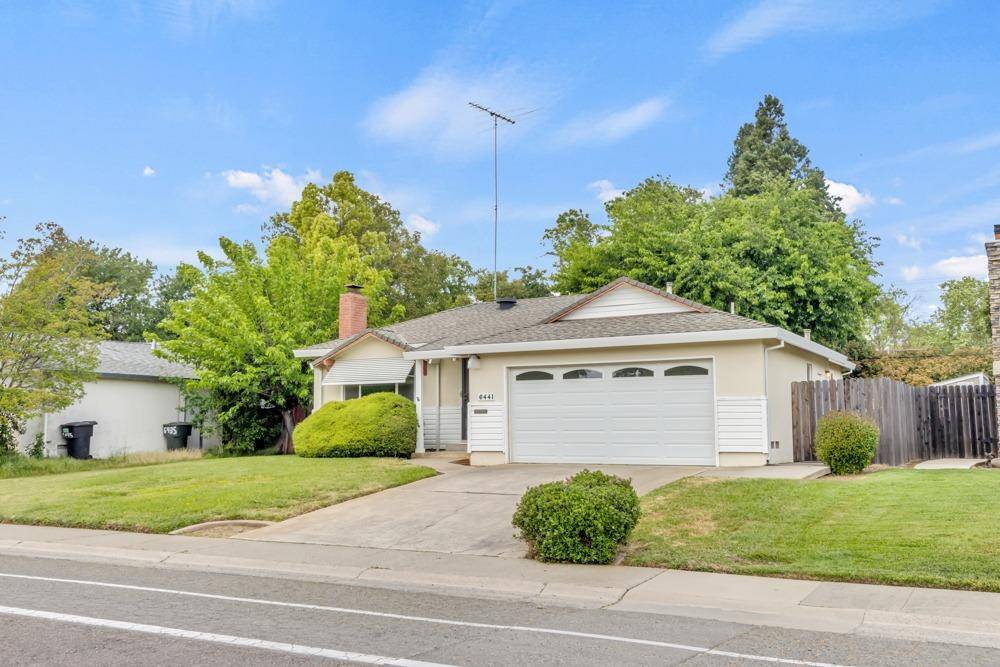 Carmichael, CA 95608,6441 Saint James DR