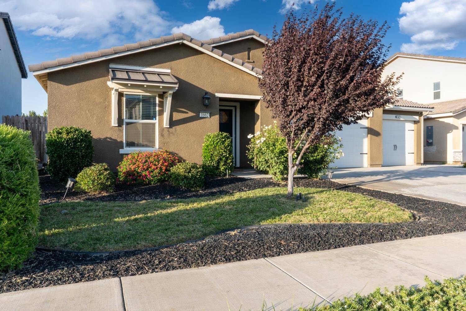 Los Banos, CA 93635,1662 Oak ST