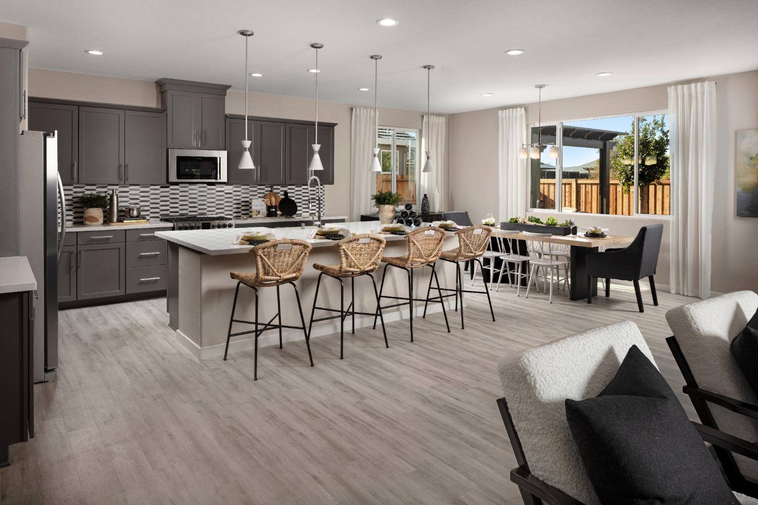 Lincoln, CA 95648,517 Hollywood WAY