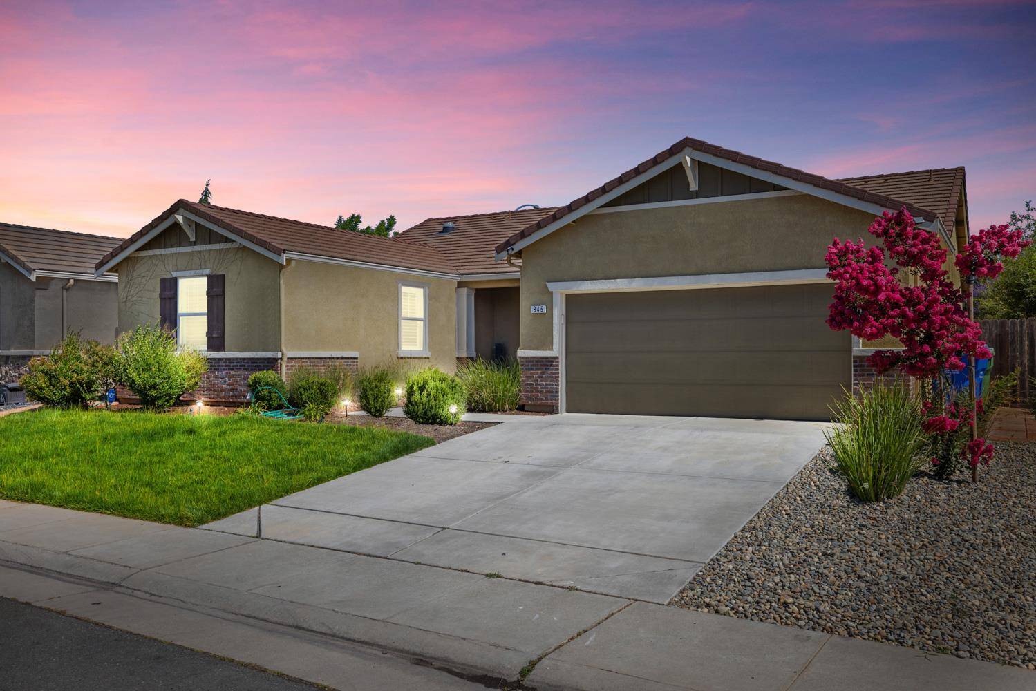 Galt, CA 95632,845 McCauley Way
