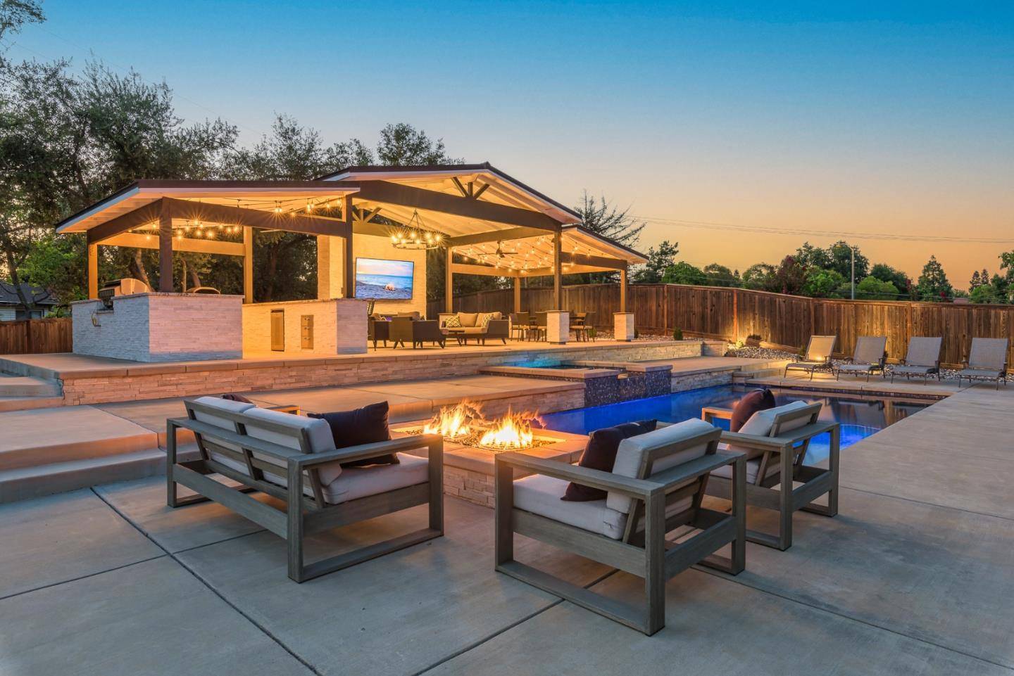 Carmichael, CA 95608,3543 Serramont CT