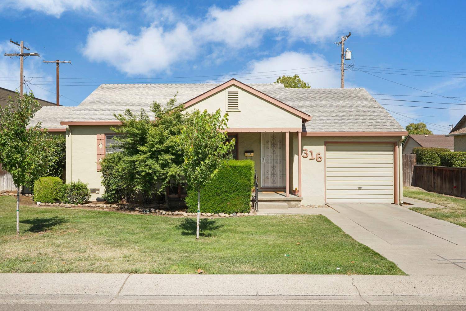 Lodi, CA 95240,316 S Sunset DR