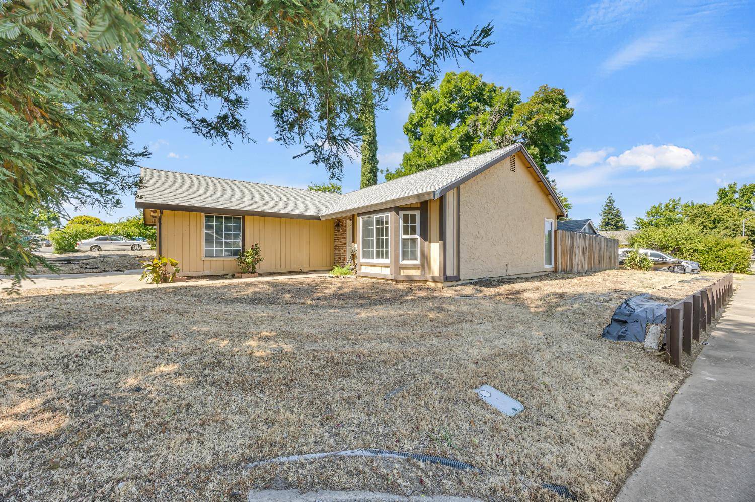 Antelope, CA 95843,5365 Vichy CIR