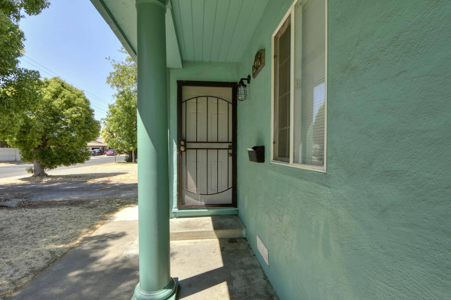Sacramento, CA 95824,5725 44th ST
