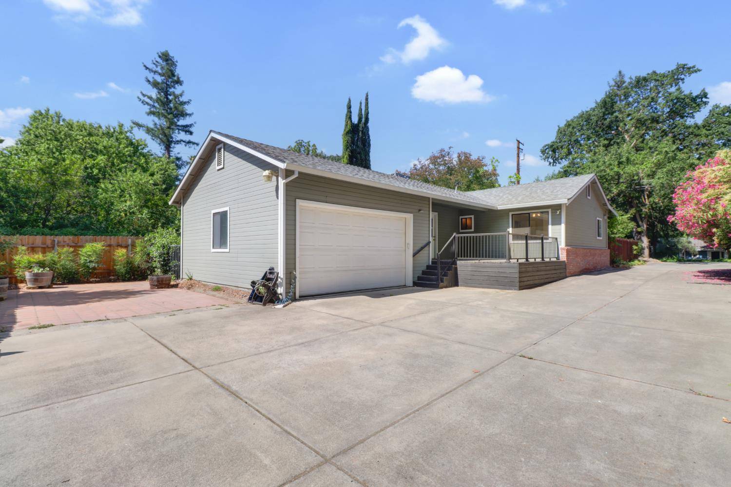 Carmichael, CA 95608,2122 Gunn RD