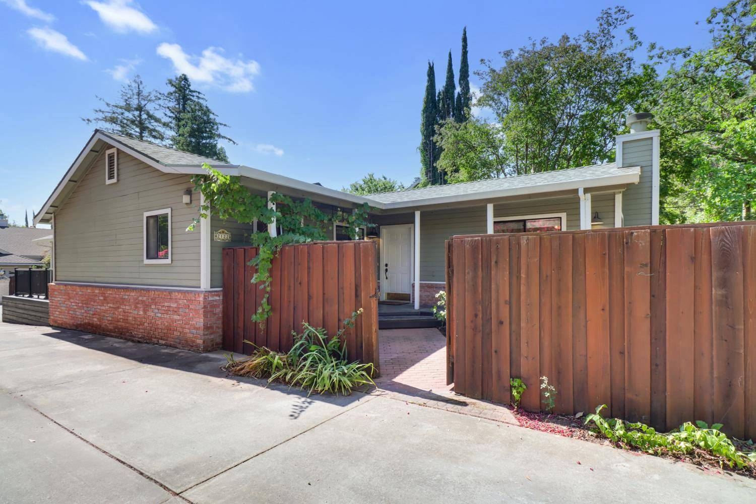Carmichael, CA 95608,2122 Gunn RD