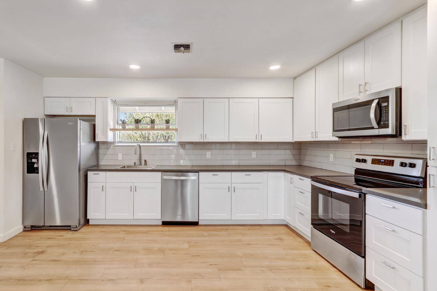 Sacramento, CA 95864,3325 Mayfair DR