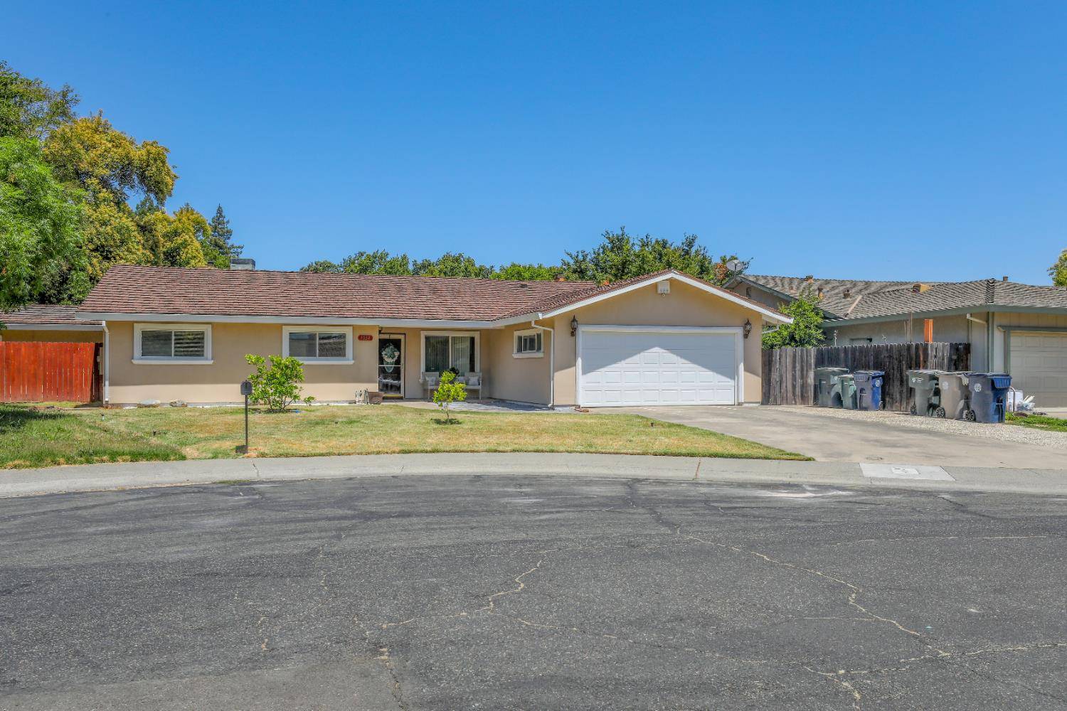 Sacramento, CA 95831,1032 Silver Lake DR