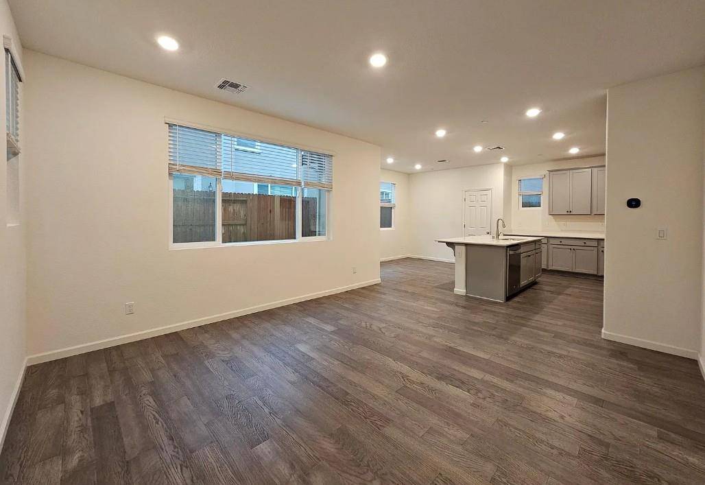 Folsom, CA 95630,4252 Emerald Gate LN