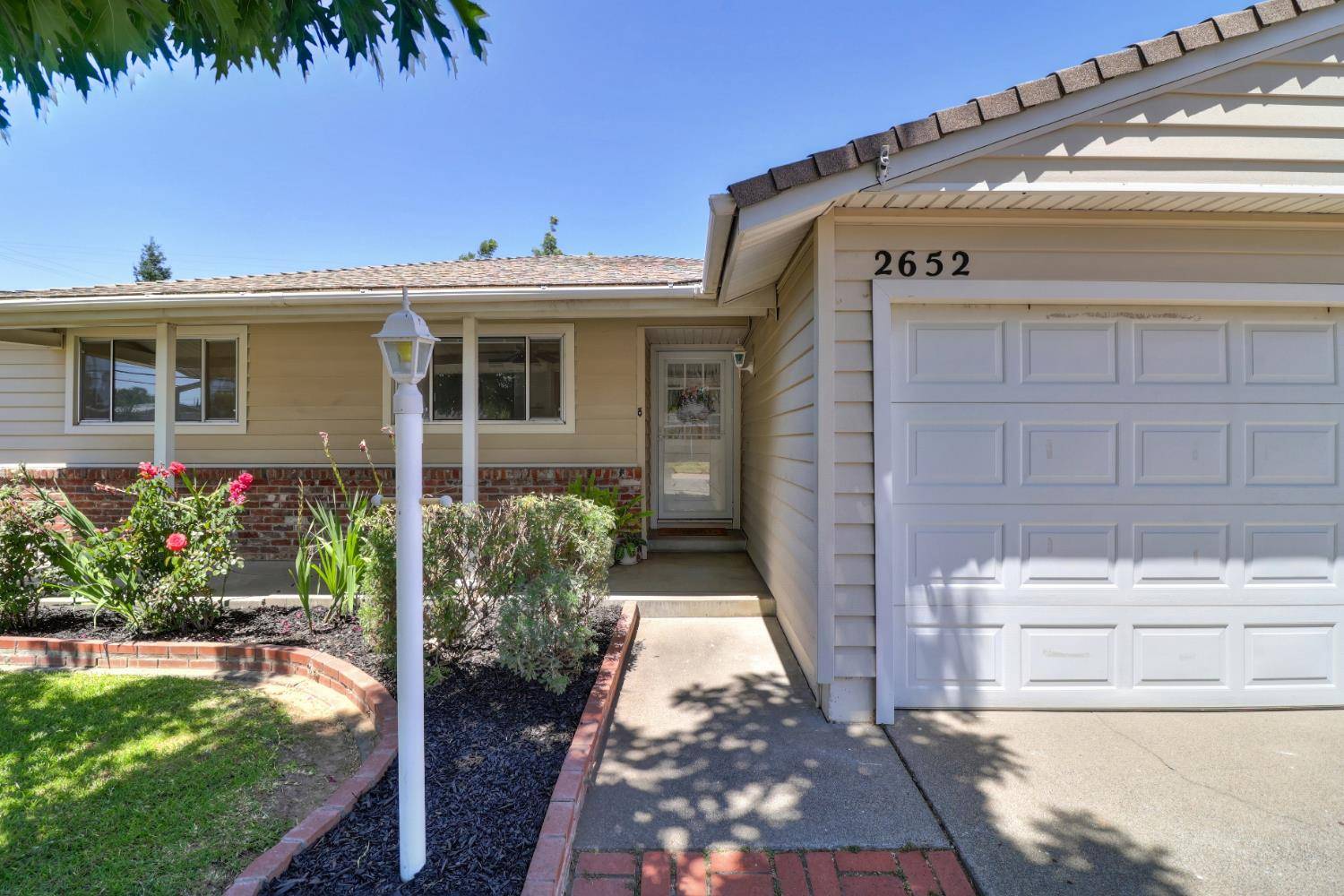 Sacramento, CA 95822,2652 Fernandez DR