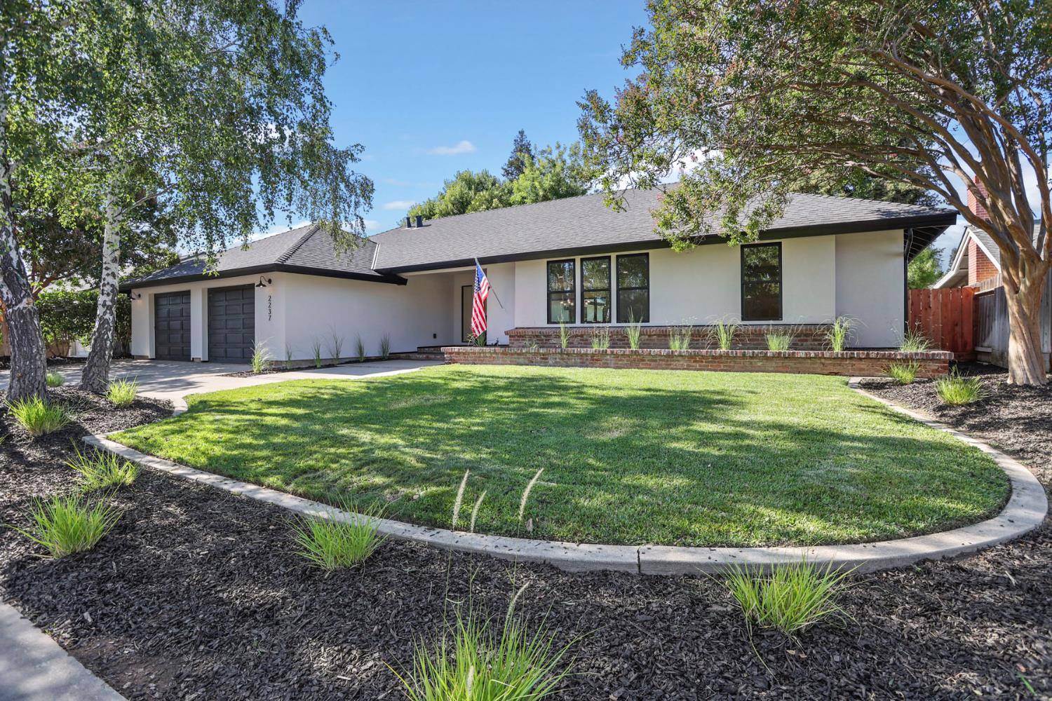 Riverbank, CA 95367,2237 Cherry Tree LN