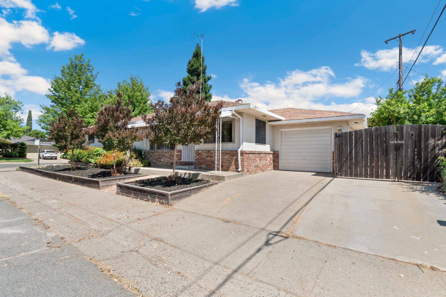 Sacramento, CA 95820,7061 Reta AVE