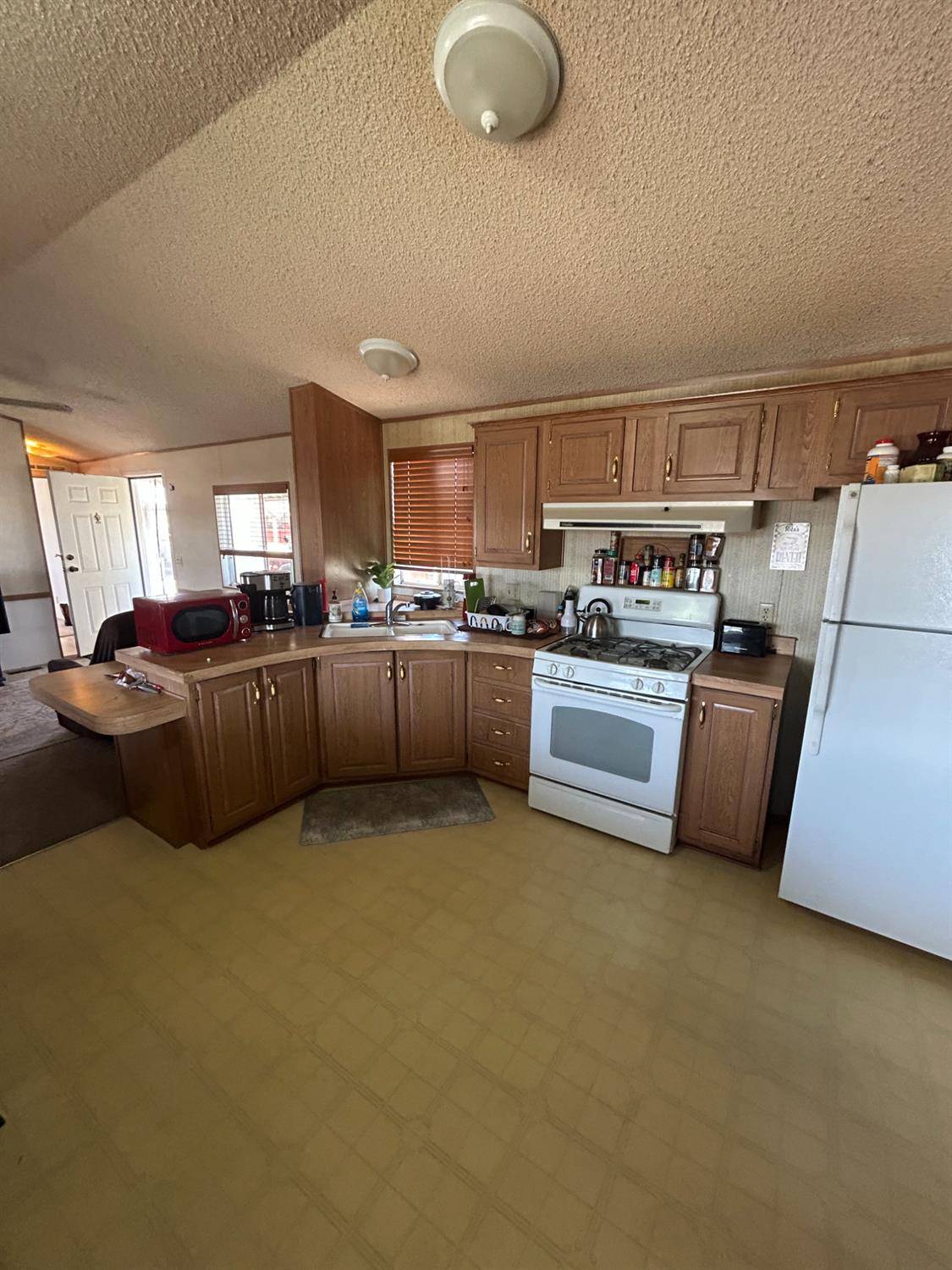 Oakdale, CA 95361,7341 Eleanor #23
